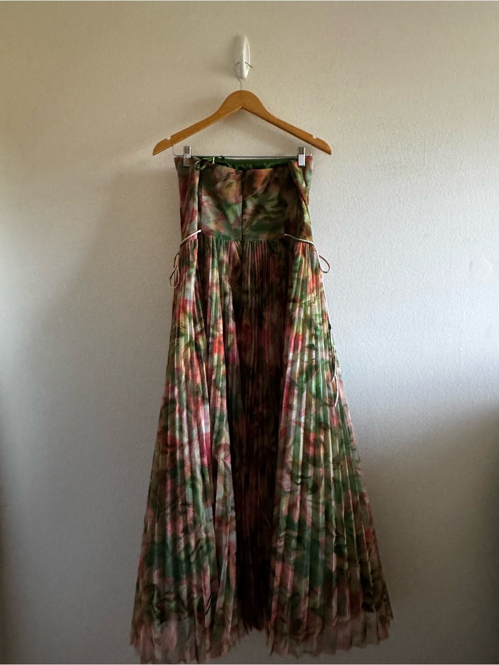 NWT Hutch Costella Floral Mesh Tulle Strapless Pleated Gown size 16W - Picture 11 of 12